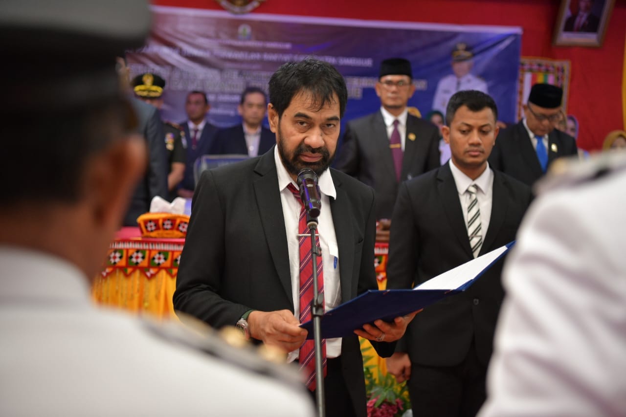 Lantik Bupati Simeulue, Mualem Titip Pesan untuk Kemajuan Daerah