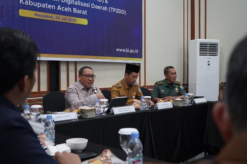 IMG-20250731-WA0024 Bank Indonesia bersama Pemerintah Kabupaten Aceh Barat menggelar High Level Meeting (HLM) Tim Pengendalian Inflasi Daerah (TPID) dan Tim Percepatan dan Perluasan Digitalisasi Daerah (TP2DD), pada Selasa (29/7/2025)