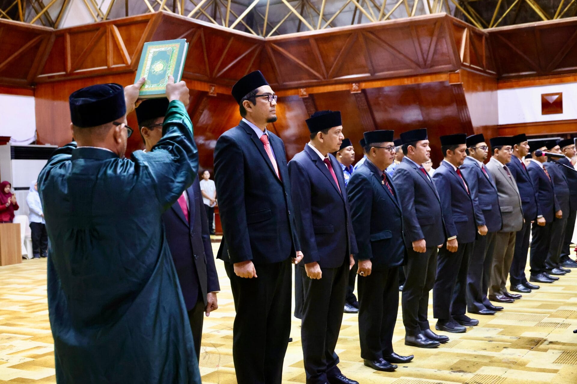 ‎Daftar Lengkap 12 Pejabat yang Dilantik Mualem Hari Ini