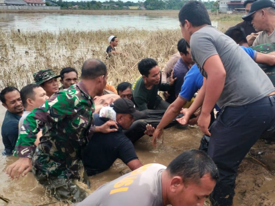 Hanyut Saat Banjir, Santri Mudi Samalanga Ditemukan Meninggal Dunia