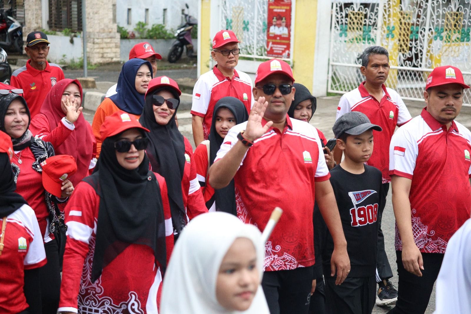 Semangat Hari Pahlawan Warnai Jalan Santai Dinsos Aceh