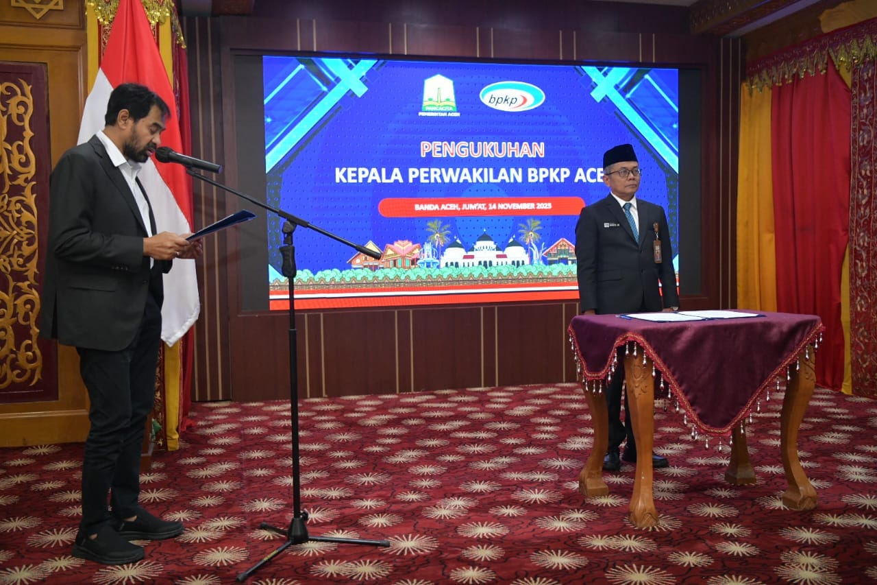 Mualem Lantik Kepala BPKP Aceh Baru, Ungkap Janji Presiden Bantu Keruk Muara