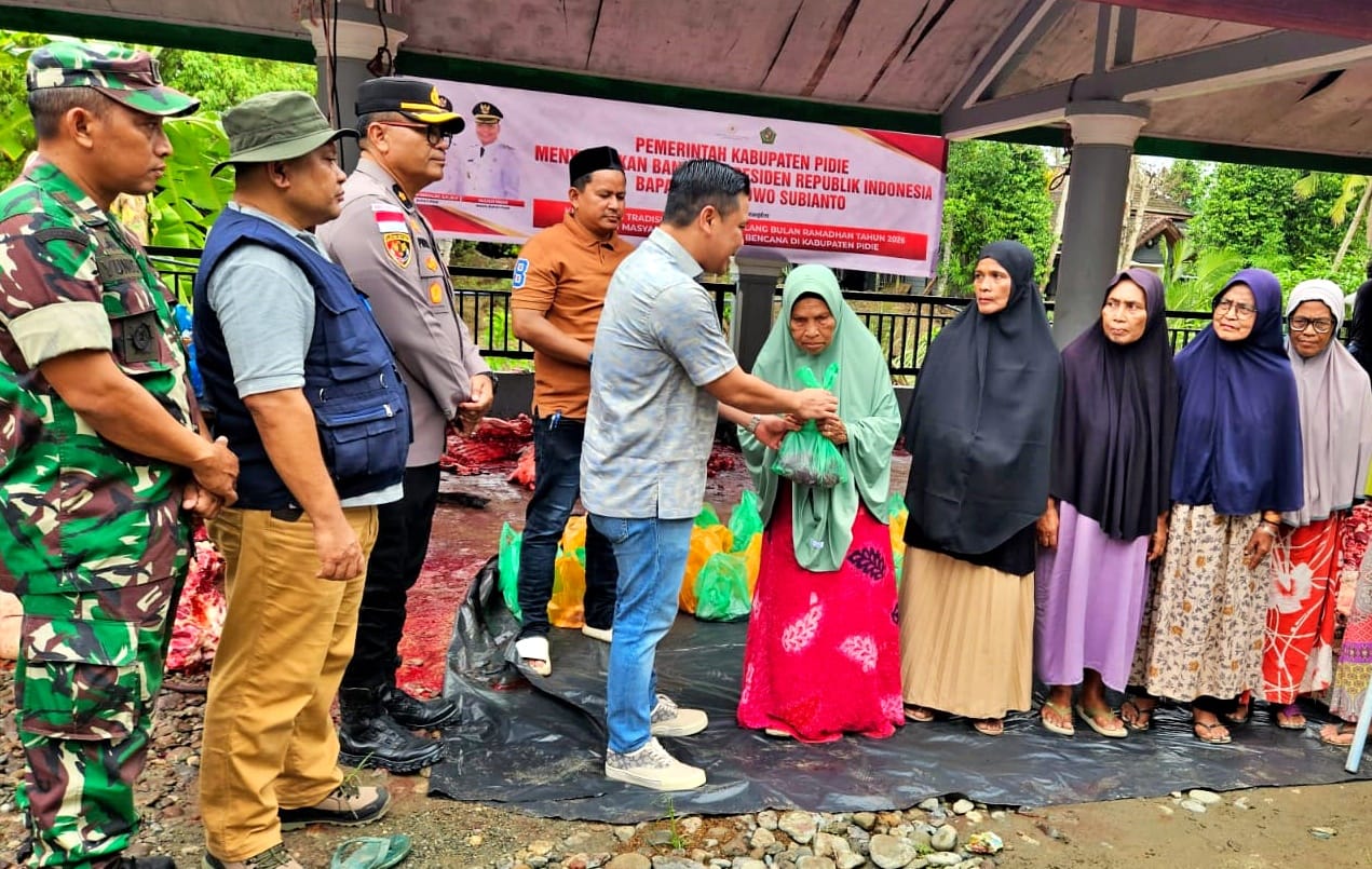 IMG-20260217-WA0066 Korban Banjir Pidie Terima Bantuan Daging Meugang Rp2 Miliar dari Prabowo