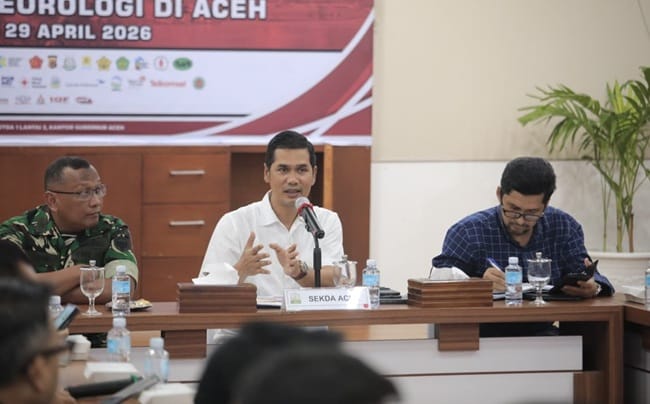 Sekda Aceh, M. Nasir, S.IP, MPA didampingi Asisten I, Drs Syakir bersama Ka. SKPA memimpin rapat evaluasi kesiapan penanganan korban bencana hidrometeorologi menjelang bulan suci Ramadhan di Posko Pemulihan Bencana Aceh, Senin, 16 Februari 2026. FOTO/Humas Aceh. Sekda Aceh, M. Nasir, S.IP, MPA didampingi Asisten I, Drs Syakir bersama Ka. SKPA memimpin rapat evaluasi kesiapan penanganan korban bencana hidrometeorologi menjelang bulan suci Ramadhan di Posko Pemulihan Bencana Aceh, Senin, 16 Februari 2026. FOTO/Humas Aceh.