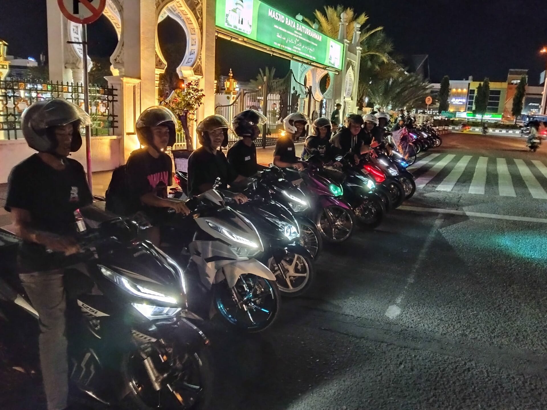 Vario Night Ride Vol 2 Suguhkan Sensasi Riding Malam Penuh Kebersamaan di Banda Aceh
