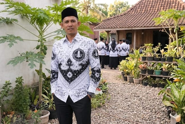 Ketua PGRI Aceh Besar, Munadi S.Pd M.Pd. FOTO/MC ACEH BESAR