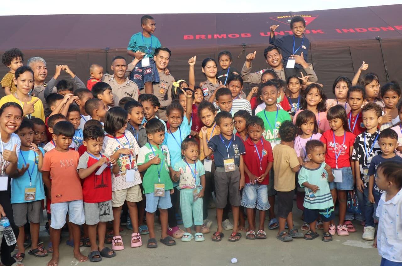 Satgas Damai Cartenz Hadirkan Senyum Ceria Anak-anak Papua di Momen Paskah