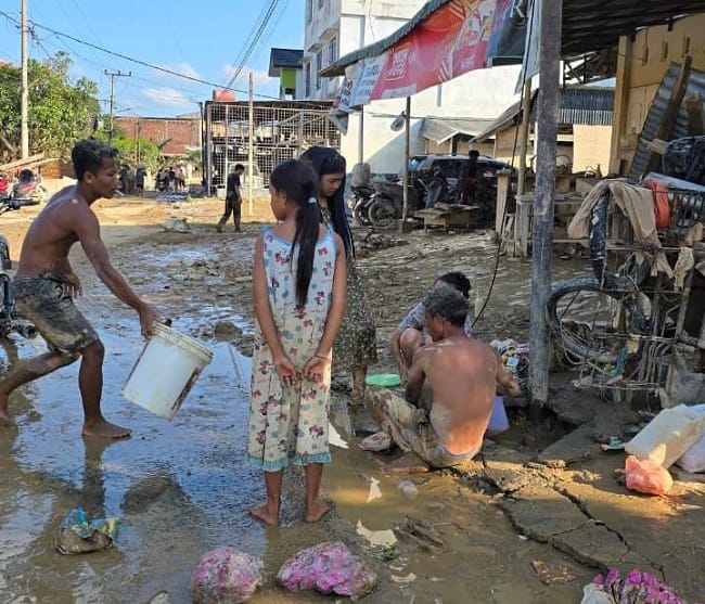 Saat Bantuan Memicu Prasangka: Perspektif Psikologis Diskriminasi di Tengah Bencana. Foto Istimewa