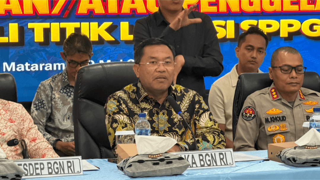 Wakil Kepala BGN, Sony Sonjaya, dalam konferensi pers bersama Polda NTB dan Polres Lombok Timur di Ruang Rupatama Polda NTB, Jumat (29/5). Foto: Dok. BGN