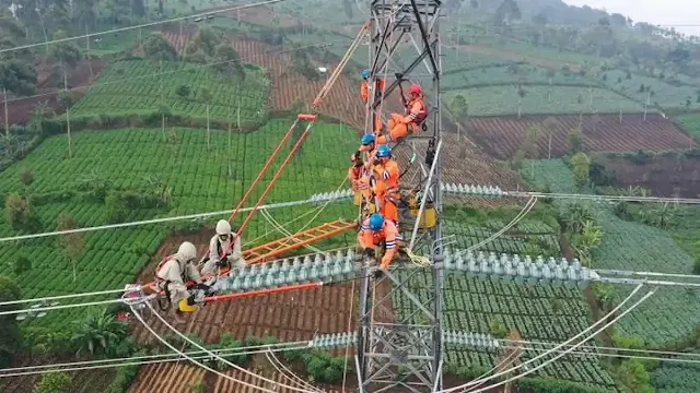 PT PLN Persero terus melakukan pemulihan sistem kelistrikan di Sumatera pascagangguan jaringan transmisi Saluran Udara Tegangan Ekstra Tinggi (SUTET) 275 kilovolt Muara Bungo–Sungai Rumbai di Jambi sejak Jumat (22/5/2026) malam.