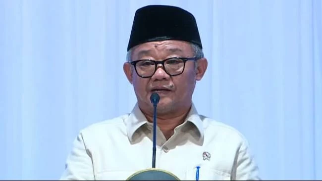Menteri Pendidikan Dasar dan Menengah (Mendikdasmen) Abdul Muti dalam acara peluncuran program Digitalisasi Pembelajaran untuk Indonesia Cerdas di SMPN 4 Bekasi hari ini, Senin (17/11/2025). (Sumber: Tangkapan Layar YouTube Sekretariat Presiden)