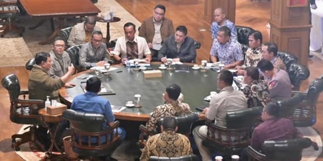 Presiden Prabowo Subianto menggelar rapat terbatas di Hambalang, Kabupaten, Jawa Barat, pada Sabtu 2 Mei 2026. (Foto: Setpres)