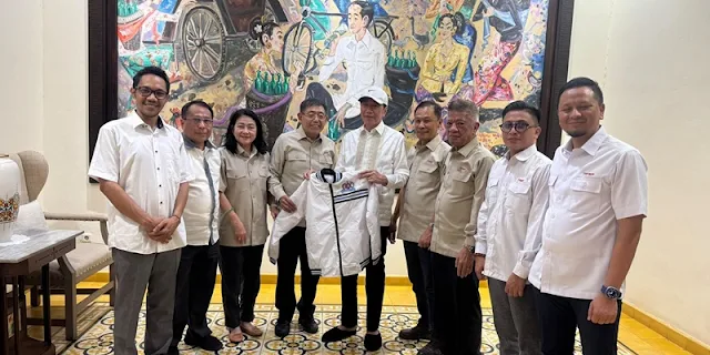 Pertemuan Tim Hukum Merah Putih (THMP) dengan Presiden ke-7 RI Joko Widodo. (Foto: Dokumentasi THMP)