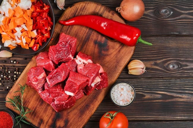 Ilustrasi daging kurban. (Freepik/ededchechine) Ilustrasi daging kurban. (Freepik/ededchechine)
