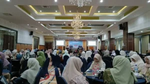DPP Asosiasi Pengusaha Indonesia APINDO Aceh menggelar Business Forum dengan tema Kolaborasi UMKM Sinergi Pendampingan dan Akselerasi Digital untuk Meningkatkan Daya Saing di Grand Hotel Permata Hati Banda Aceh, Kamis (21/5/2026). FOTO/Literatif/ZM