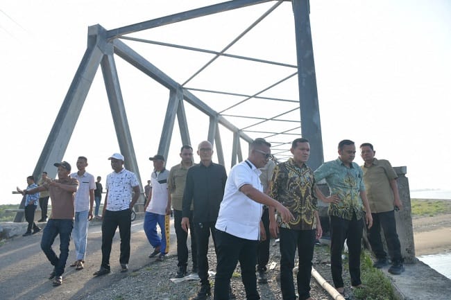 Wagub Aceh Tinjau Jalan IJD PUPR di Kembang Tanjong, Dorong Penyempurnaan Infrastruktur. Foto: Humas Aceh