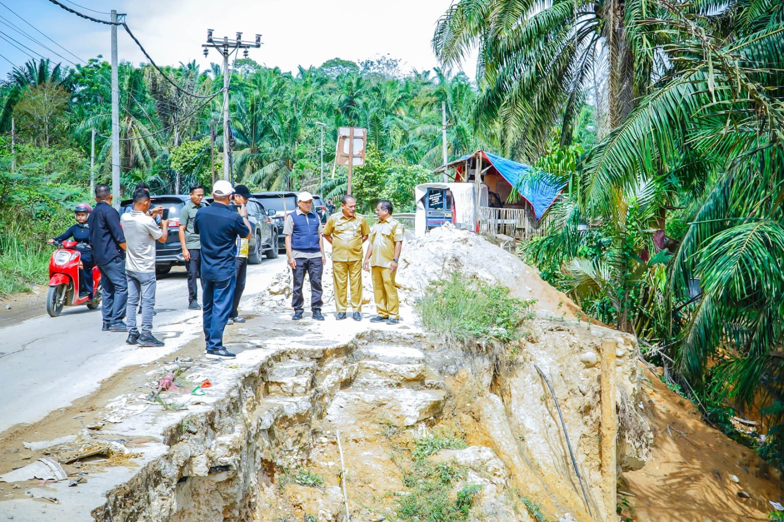 Wagub Aceh Tinjau Infrastruktur Jalan dan Perusahaan Air Minum di Aceh Tamiang Foto: Humas Aceh
