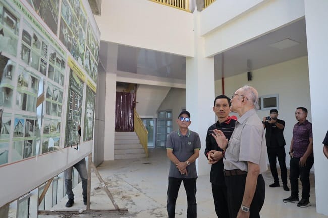 Wali Nanggroe Aceh, Malik Mahmud Al Haythar, saat meninjau rumah sakit regional Aceh Barat di Meulaboh, Ahad, 17 Mei 2026. Foto: Humas Wali Nanggroel