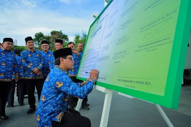 Foto: Pimpinan dan Sivitas Akademika UIN Ar-Raniry Banda Aceh mendeklarasikan komitmen bersama anti kekerasan seksual di lingkungan kampus dalam momentum peringatan Hari Kebangkitan Nasional (Harkitnas) ke-118, Selasa (20/5/2026).
