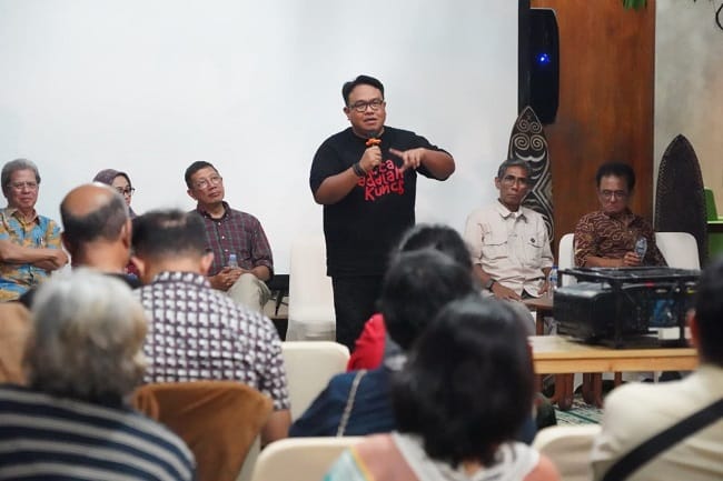 Sutradara film dokumenter, Pesta Babi kolonialisme, Dandhy Dwi Laksono. Dok IHN