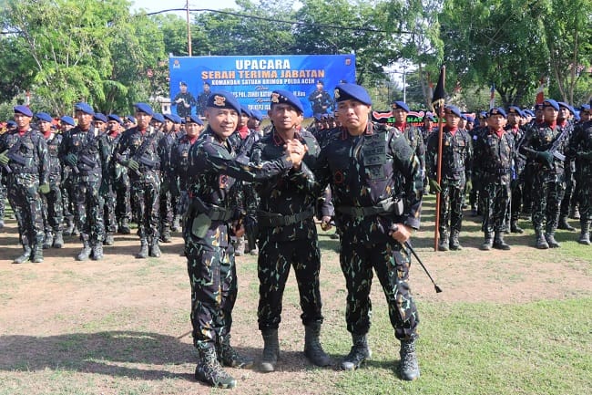 Serah terima jabatan Dansatbrimob Polda Aceh dari Kombes Pol. Zuhdi Batubara kepada Kombes Pol. Zulkifli Ismail berlangsung di Mako Satbrimob Polda Aceh, Jeulingke, Banda Aceh, Jumat (22/5/2026). Literatif/IST Serah terima jabatan Dansatbrimob Polda Aceh dari Kombes Pol. Zuhdi Batubara kepada Kombes Pol. Zulkifli Ismail berlangsung di Mako Satbrimob Polda Aceh, Jeulingke, Banda Aceh, Jumat (22/5/2026). Literatif/IST