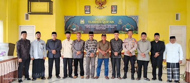 Foto bersama usai pembukaan Seleksi Tilawatil Quran (STQ) Tingkat Kecamatan, di Aula UDKP Kecamatan Peukan Bada dan Balai Penyuluh KB Peukan Bada, Aceh Besar, Minggu (24/5/2026). FOTO/ MC ACEH BESAR
