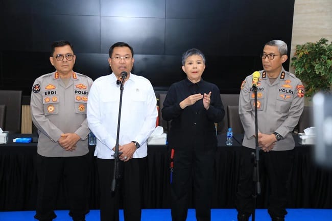 Wakil Kepala Badan Gizi Nasional (BGN) Sony Sonjaya (tengah berbaju putih) di Gedung Bareskrim Polri, Jakarta, Senin (25/5/2026). Wakil Kepala Badan Gizi Nasional (BGN) Sony Sonjaya (tengah berbaju putih) di Gedung Bareskrim Polri, Jakarta, Senin (25/5/2026).