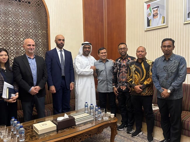 Wakil Gubernur Aceh Fadhlullah melakukan silaturahmi sekaligus pertemuan dengan Duta Besar Uni Emirat Arab untuk Indonesia Wakil Gubernur Aceh Fadhlullah melakukan silaturahmi sekaligus pertemuan dengan Duta Besar Uni Emirat Arab untuk Indonesia