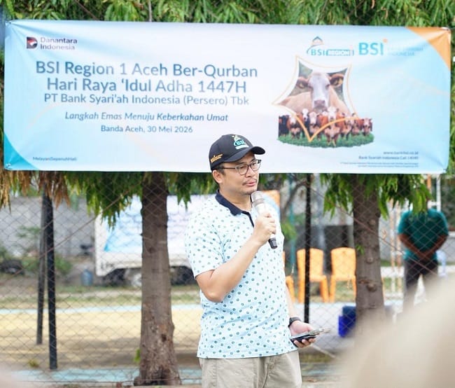 Penyaluran daging kurban dari BSI Aceh. Penyaluran daging kurban dari BSI Aceh.