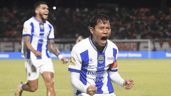 Persib Bandung punya peluang bagus untuk jadi juara Super League musim ini. (ANTARA FOTO/M RISYAL HIDAYAT)