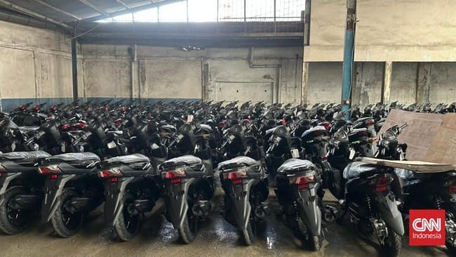 Sindikat motor ilegal di Jaksel dibongkar polisi. (CNN Indonesia/Patricia Diah Ayu Saraswati)