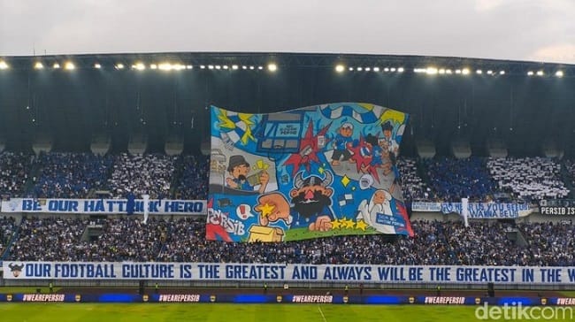 Koreo di laga Persib Vs Persijap, (Foto: Bima Bagaskara/detikJabar). Koreo di laga Persib Vs Persijap, (Foto: Bima Bagaskara/detikJabar).