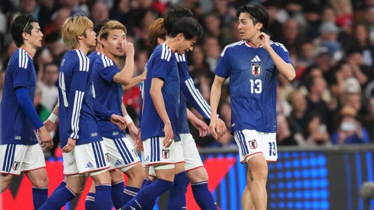 Timnas Jepang merayakan golnya ke gawang Timnas Inggris di Wembley, Rabu (1/4/2026). Foto: AP Photo/Kirsty Wigglesworth