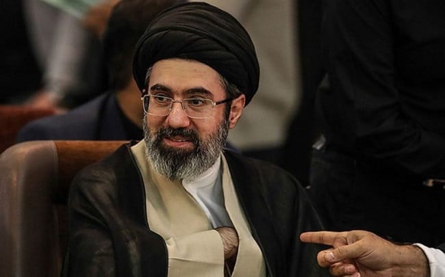 Mojtaba Khamenei melontarkan peringatan keras terhadap AS serta pihak mana pun yang mencoba ikut campur, akan ditenggelamkan (Foto: Student News Agency)
