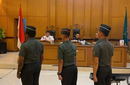 Terdapat sejumlah hal yang memberatkan tiga terdakwa prajurit TNI dalam kasus penculikan dan pembunuhan kacab bank BUMN dengan tuntutan 4-12 tahun penjara. Terdapat sejumlah hal yang memberatkan tiga terdakwa prajurit TNI dalam kasus penculikan dan pembunuhan kacab bank BUMN dengan tuntutan 4-12 tahun penjara.