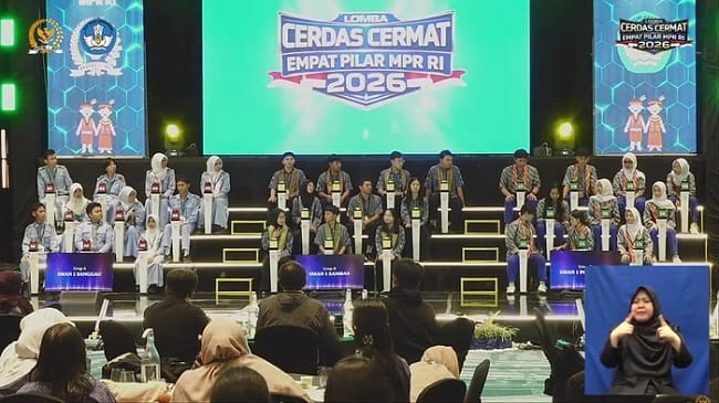 Foto: Tangkapan layat Lomba Cerdas Cermat MPR RI tingkat Kalimantan Barat yang viral. (dok YouTube MPRGOID)