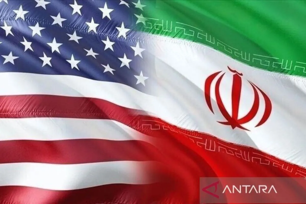 Ilustrasi - Bendera Amerika Srikat dan bendera Republik Islam Iran. ANTARA/Anadolu Agency/pri.