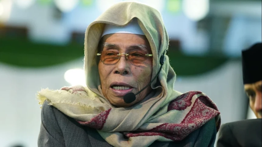 Pengasuh Pondok Pesantren Al-Falah Ploso Kediri KH Nurul Huda Djazuli saat menyampaikan mauidzoh dan memimpin doa pada pembukaan Munas-Konbes NU 2026 di Pesantren Al-Falah, Ploso, Kediri, Jawa Timur, Sabtu (20/6/2026). (Foto: NU Online/Suwitno)