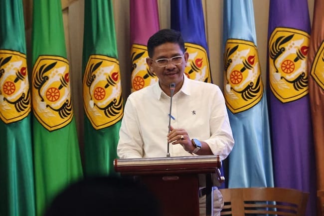 Direktur Jenderal Bimbingan Masyarakat Islam Kementerian Agama, Abu Rokhmad, saat peluncuran program Halal Goes to Campus di Universitas Padjadjaran (Unpad), Jatinangor, Kabupaten Sumedang, Selasa (3/3/2026).(Dok Kemenag) Direktur Jenderal Bimbingan Masyarakat Islam Kementerian Agama, Abu Rokhmad, saat peluncuran program Halal Goes to Campus di Universitas Padjadjaran (Unpad), Jatinangor, Kabupaten Sumedang, Selasa (3/3/2026).(Dok Kemenag)