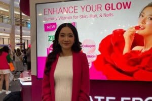 Pakar estetika dan kesehatan kulit, dr. Yessica Tania, Dipl. AAAM., dalam acara peluncuran Zegavit Gummy Vitamin dari PT Kalbe Farma Tbk di Jakarta, Jumat (29/5/2026).(Kompas.com / Nabilla Ramadhian)