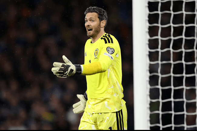 Kiper timnas Skotlandia, Craig Gordon, menjadi pemain tertua yang masuk skuad Piala Dunia 2026.(FIFA.com)