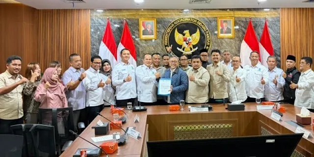 Sejumlah pengurus Presidium Mitra Program Makan Bergizi Gratis (MBG) menggelar pertemuan bersama Menko Pangan Zulkifli Hasan di Jakarta. (Foto: Istimewa)