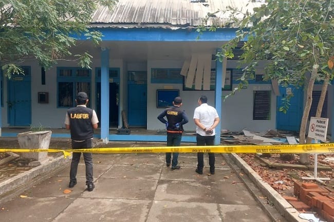 Tim Labfor Polri saat melakukan olah TKP di lokasi terbakarnya fasilitas Fakultas Pertanian USK Banda Aceh, Kamis (4/6/2026). (Humas Polresta Banda Aceh)