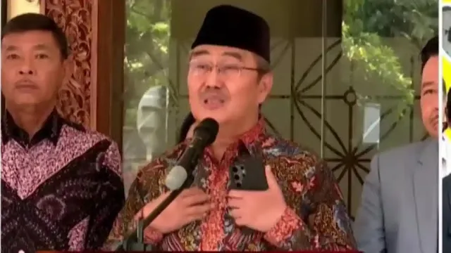 Jimly-Ⓒ Hak cipta foto di atas dikembalikan sesungguhnya kepada pemilik foto Ⓒ Hak cipta foto di atas dikembalikan sesungguhnya kepada pemilik foto