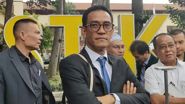 Ⓒ Hak cipta foto di atas dikembalikan sesungguhnya kepada pemilik foto Ⓒ Hak cipta foto di atas dikembalikan sesungguhnya kepada pemilik foto