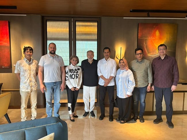 Sekda Aceh, M. Nasir S.IP MPA melakukan pertemuan & diskusi dengan Perwakilan Business Council Federasi Rusia, Mikhail Kuritsyn, di Keraton At The Plaza Jakarta, Sabtu, 6 Juni 2026 Sekda Aceh, M. Nasir S.IP MPA melakukan pertemuan & diskusi dengan Perwakilan Business Council Federasi Rusia, Mikhail Kuritsyn, di Keraton At The Plaza Jakarta, Sabtu, 6 Juni 2026