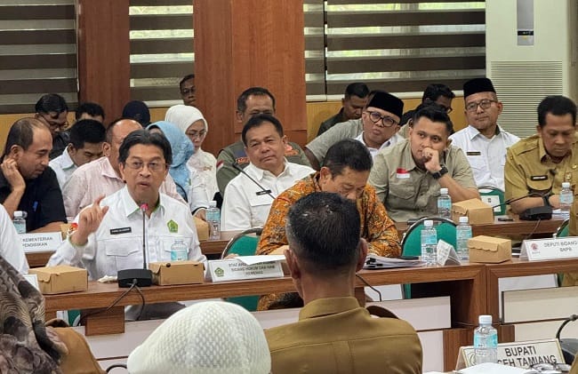 Kemenag Salurkan Lebih dari Rp85 Miliar untuk Penanganan Dampak Bencana di Aceh Kemenag Salurkan Lebih dari Rp85 Miliar untuk Penanganan Dampak Bencana di Aceh
