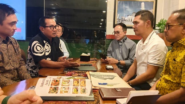 TENAGA SURYA - Sekretaris Daerah (Sekda) Aceh, M. Nasir, saat menghadiri pertemuan yang membahas prospek pengembangan pembangkit listrik tenaga surya (PLTS) di Aceh bersama sejumlah pemangku kepentingan, di Jakarta, Jumat (26/6/2026).