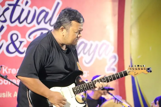 Nama Yudi Amirul bukanlah sosok asing di kalangan pecinta musik Aceh, khususnya jazz. Musisi kelahiran Kabupaten Aceh Singkil yang memiliki nama lengkap Yudi. FOTO/Istimewa
