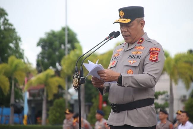 Sebanyak 1.544 personel jajaran Polda Aceh menerima kenaikan pangkat periode 1 Juli 2026. Upacara kenaikan pangkat tersebut digelar di Lapangan Mapolda Aceh, Selasa (30/6/2026)